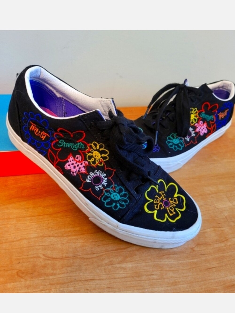 Vans Black Floral Embroidered Low-Top Sneakers